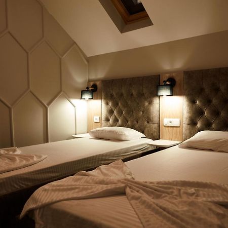 Amico Hotel พริสตีนา ภายนอก รูปภาพ