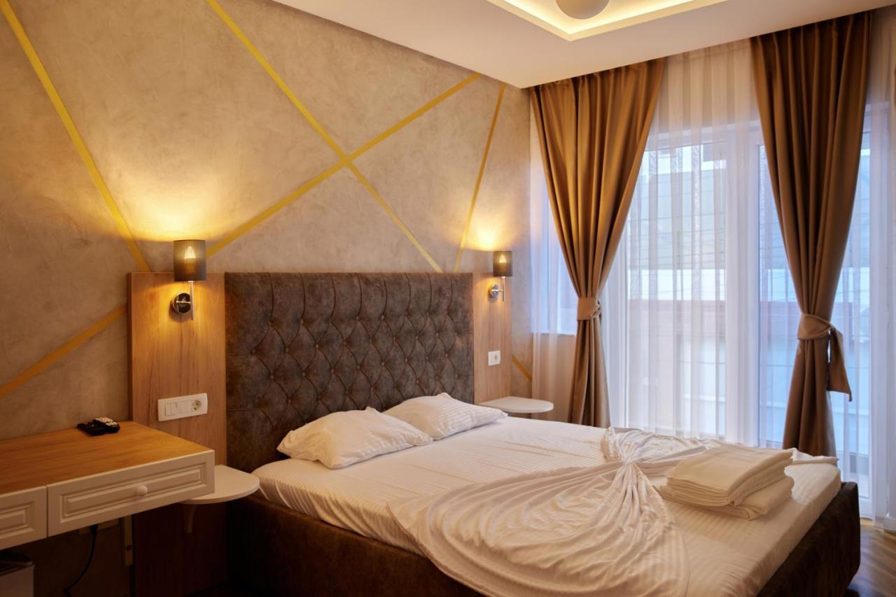 Amico Hotel พริสตีนา ภายนอก รูปภาพ