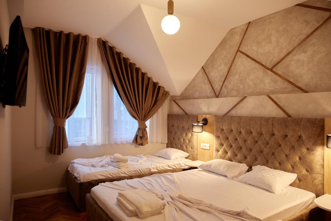 Amico Hotel พริสตีนา ภายนอก รูปภาพ