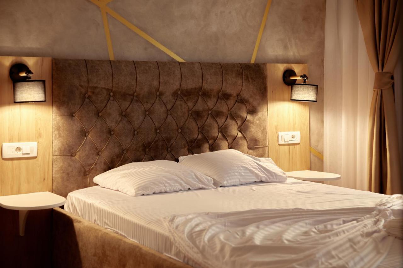 Amico Hotel พริสตีนา ภายนอก รูปภาพ