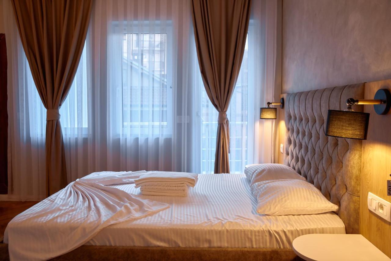 Amico Hotel พริสตีนา ภายนอก รูปภาพ
