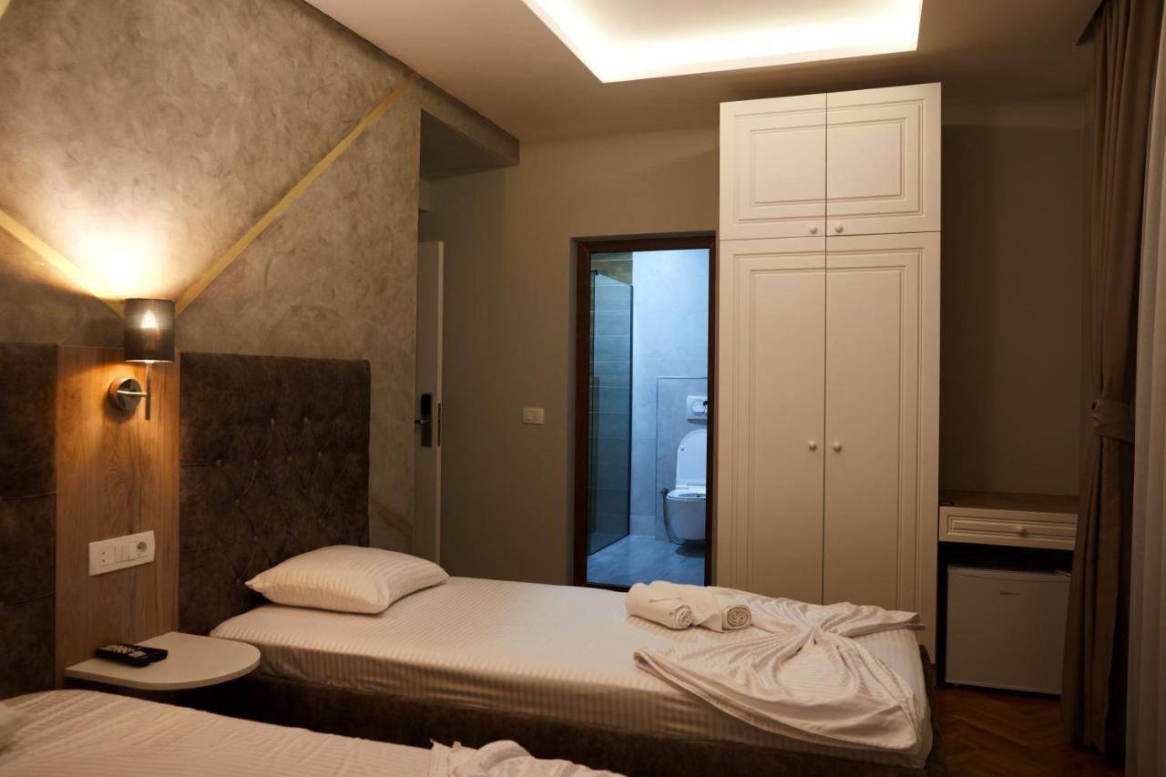 Amico Hotel พริสตีนา ภายนอก รูปภาพ