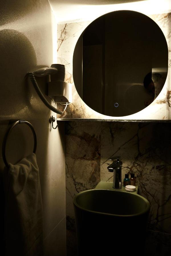 Amico Hotel พริสตีนา ภายนอก รูปภาพ