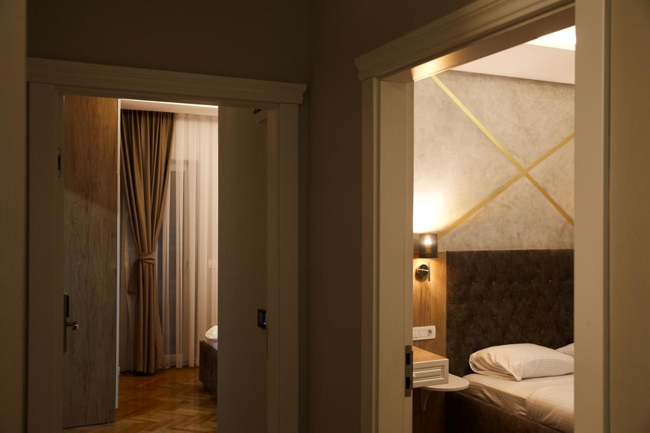 Amico Hotel พริสตีนา ภายนอก รูปภาพ