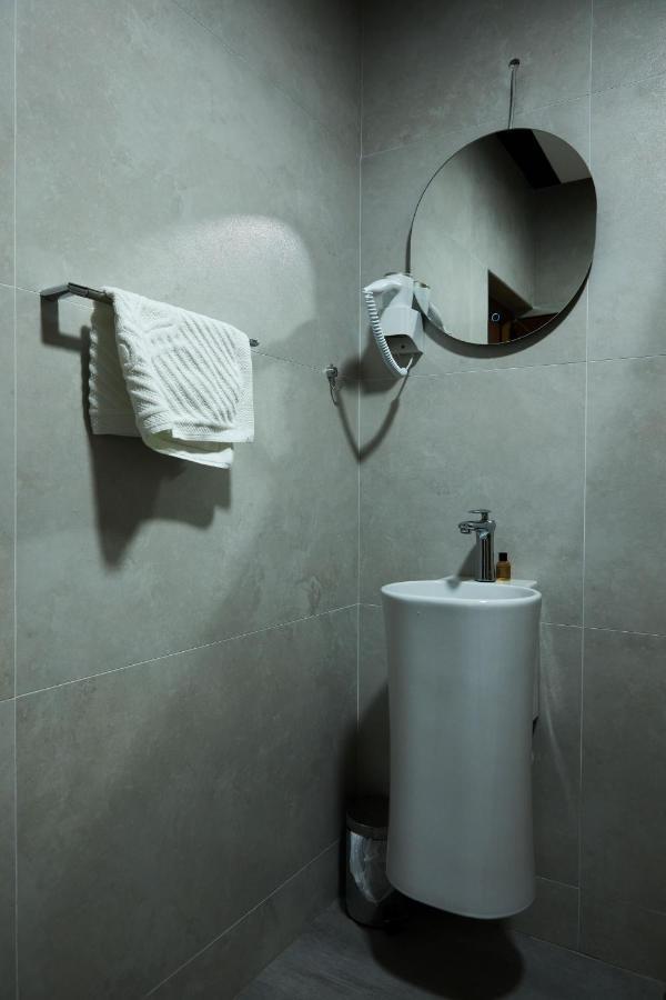 Amico Hotel พริสตีนา ภายนอก รูปภาพ