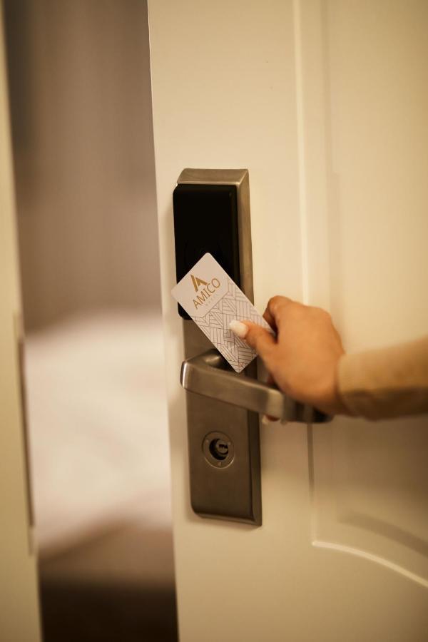 Amico Hotel พริสตีนา ภายนอก รูปภาพ