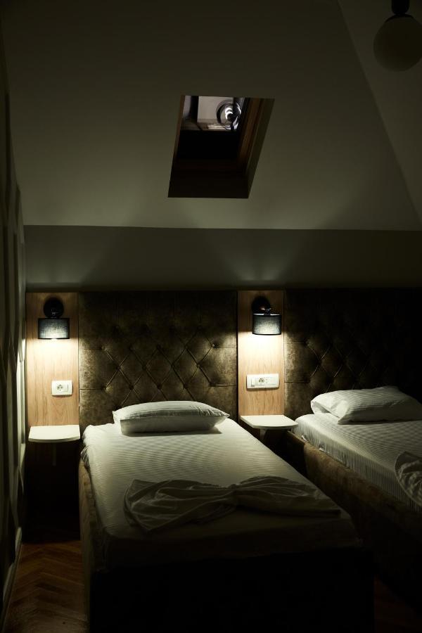 Amico Hotel พริสตีนา ภายนอก รูปภาพ