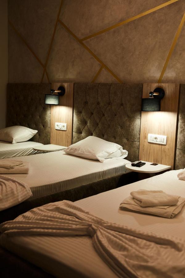 Amico Hotel พริสตีนา ภายนอก รูปภาพ